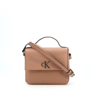 torby na ramię marki calvin klein model k60k610330 kolor różowy. torby damskie. sezon: wiosna/lato