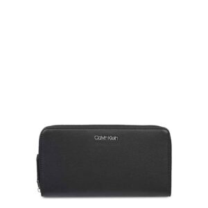 portfel marki calvin klein model k60k608164 kolor czarny. akcesoria damskie. sezon: jesień/zima