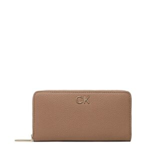 portfel marki calvin klein model k60k610242 kolor brązowy. akcesoria damskie. sezon: wiosna/lato