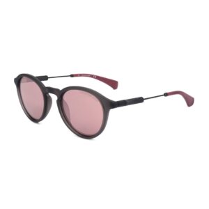 okulary przeciwsłoneczne marki calvin klein model ckj489s kolor czarny. akcesoria dla obu płci. sezon: wiosna/lato