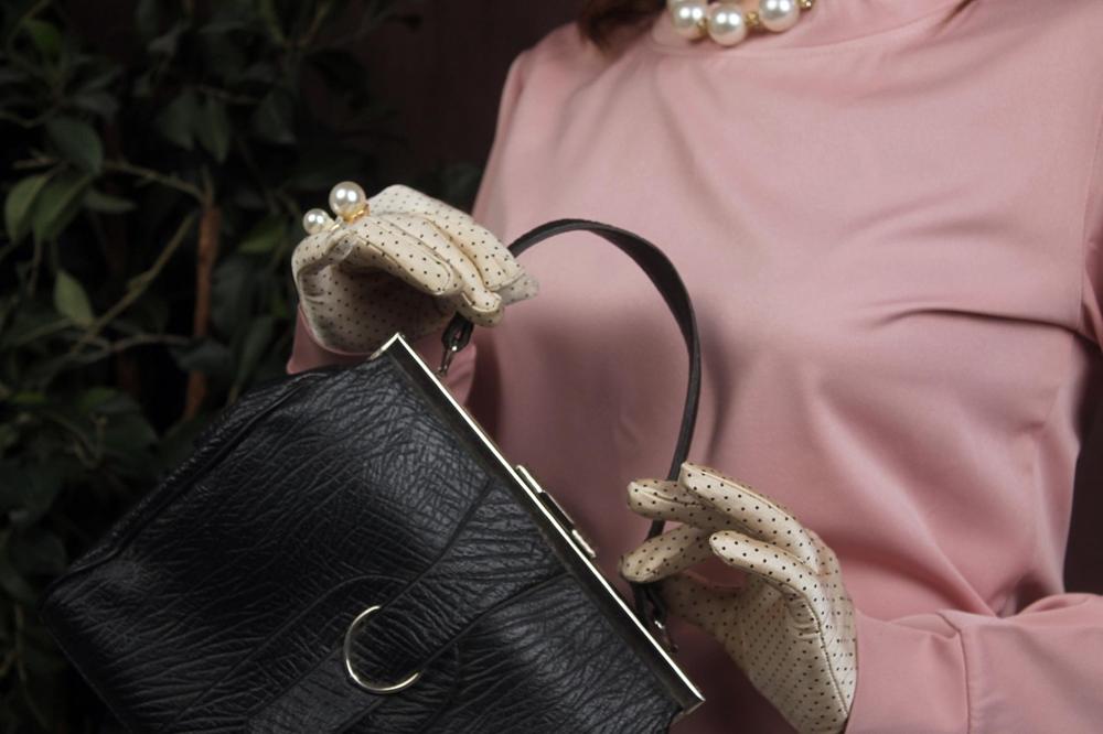 Handbag shopping-ef2841a346d640b3b90a3551fba18f1a.jpg Handbag shopping